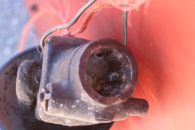 Image of International Harvester 575 equipment image 2