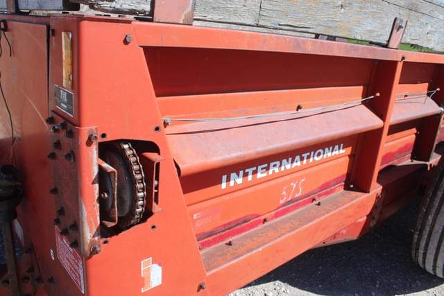 Image of International Harvester 575 equipment image 3
