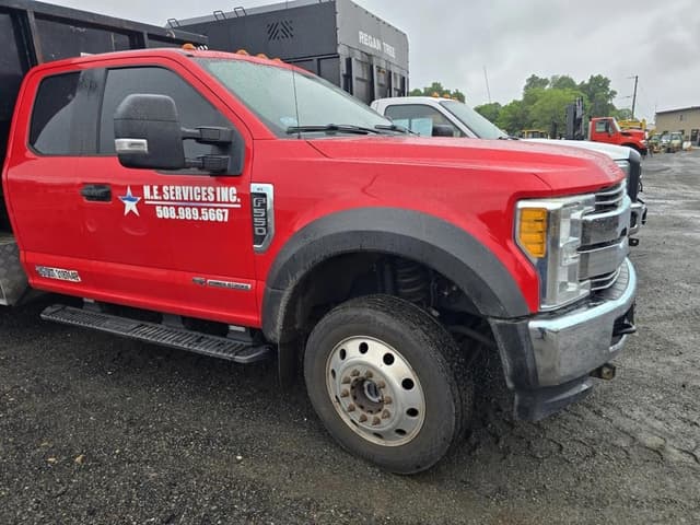 Image of Ford F-550 equipment image 3