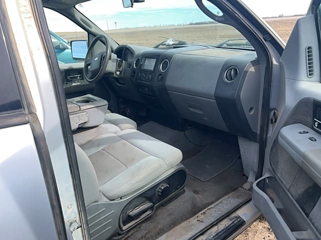 Image of Ford F-150 equipment image 3