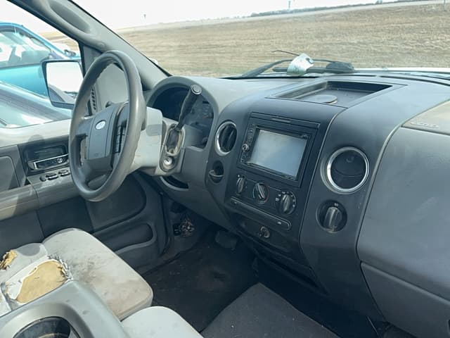 Image of Ford F-150 equipment image 4