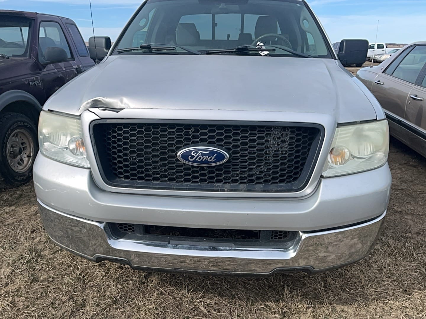 2004 Ford F-150 Equipment Image0