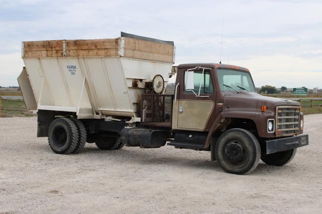 Image of International S1700 equipment image 3