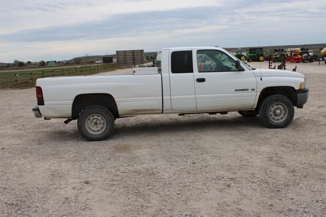 Image of Dodge Ram 1500 equipment image 4