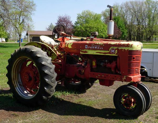 Image of Farmall M Image 1
