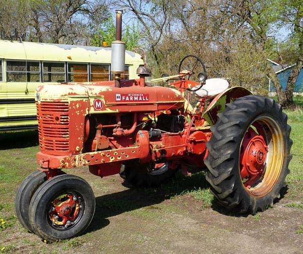 Image of Farmall M Image 0