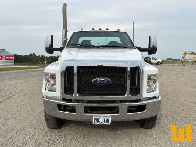 Image of Ford F-750 equipment image 1