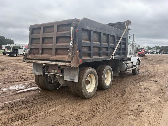 Image of Western Star 4900 equipment image 4