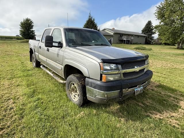 Image of Chevrolet 2500HD equipment image 1