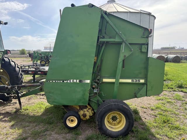 Image of John Deere 535 equipment image 2