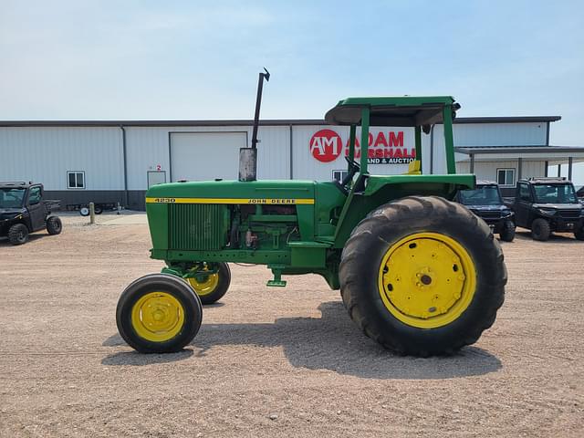 Image of John Deere 4230 equipment image 4