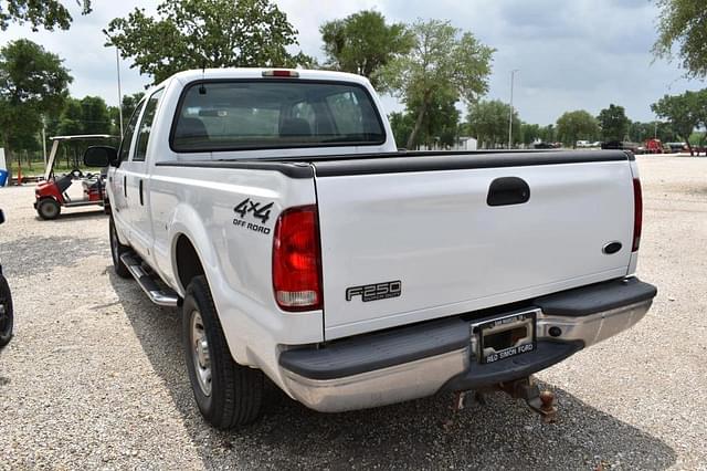 Image of Ford F-250 equipment image 3