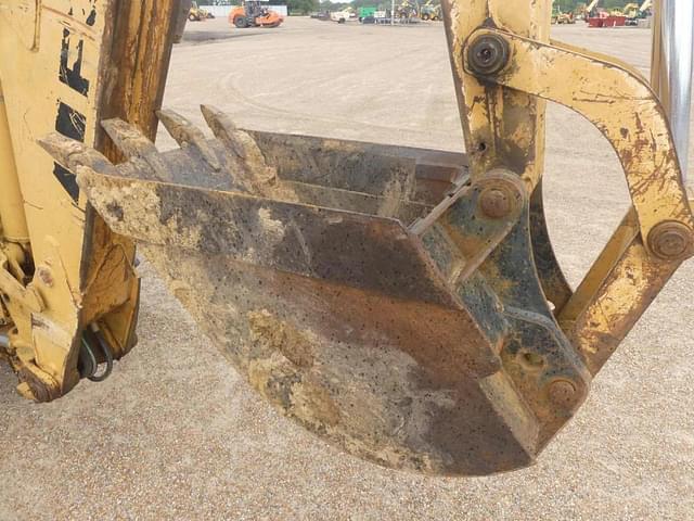 Image of Ford 555D equipment image 4