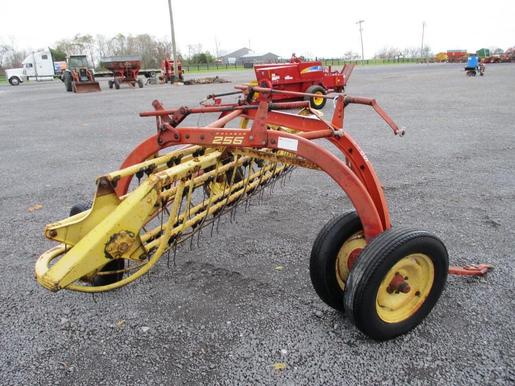 Main image New Holland 256