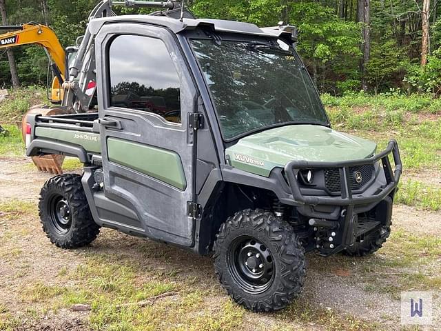 Image of John Deere XUV 835M equipment image 2