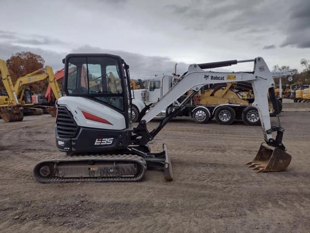 Image of Bobcat E35i equipment image 2