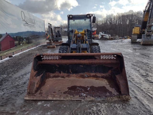 Image of John Deere 304L equipment image 1