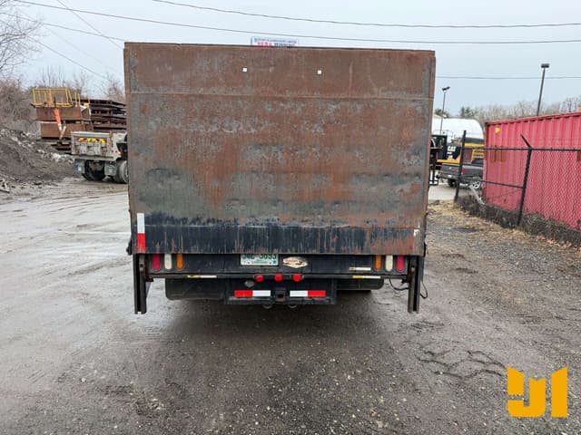 Image of Ford F-550 equipment image 3