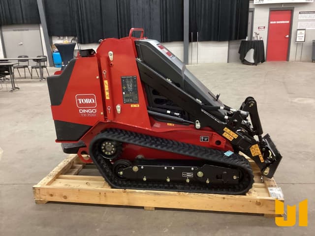 Image of Toro Dingo TX700 equipment image 3
