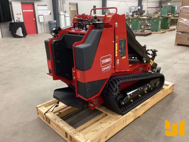 Image of Toro Dingo TX700 equipment image 4