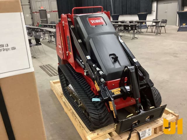 Image of Toro Dingo TX700 equipment image 2