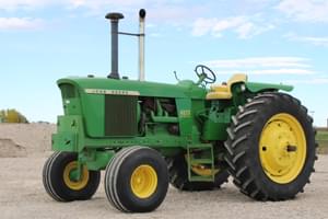 John Deere 4520 Image