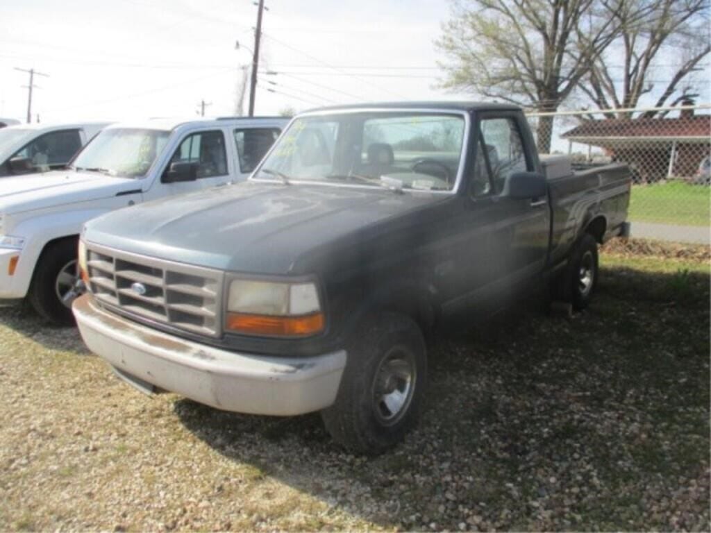 1994 Ford F-150 Equipment Image0