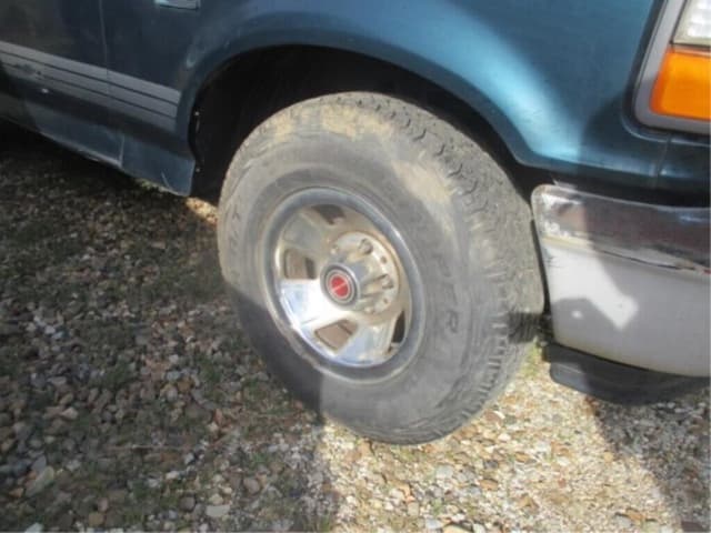 Image of Ford F-150 equipment image 3