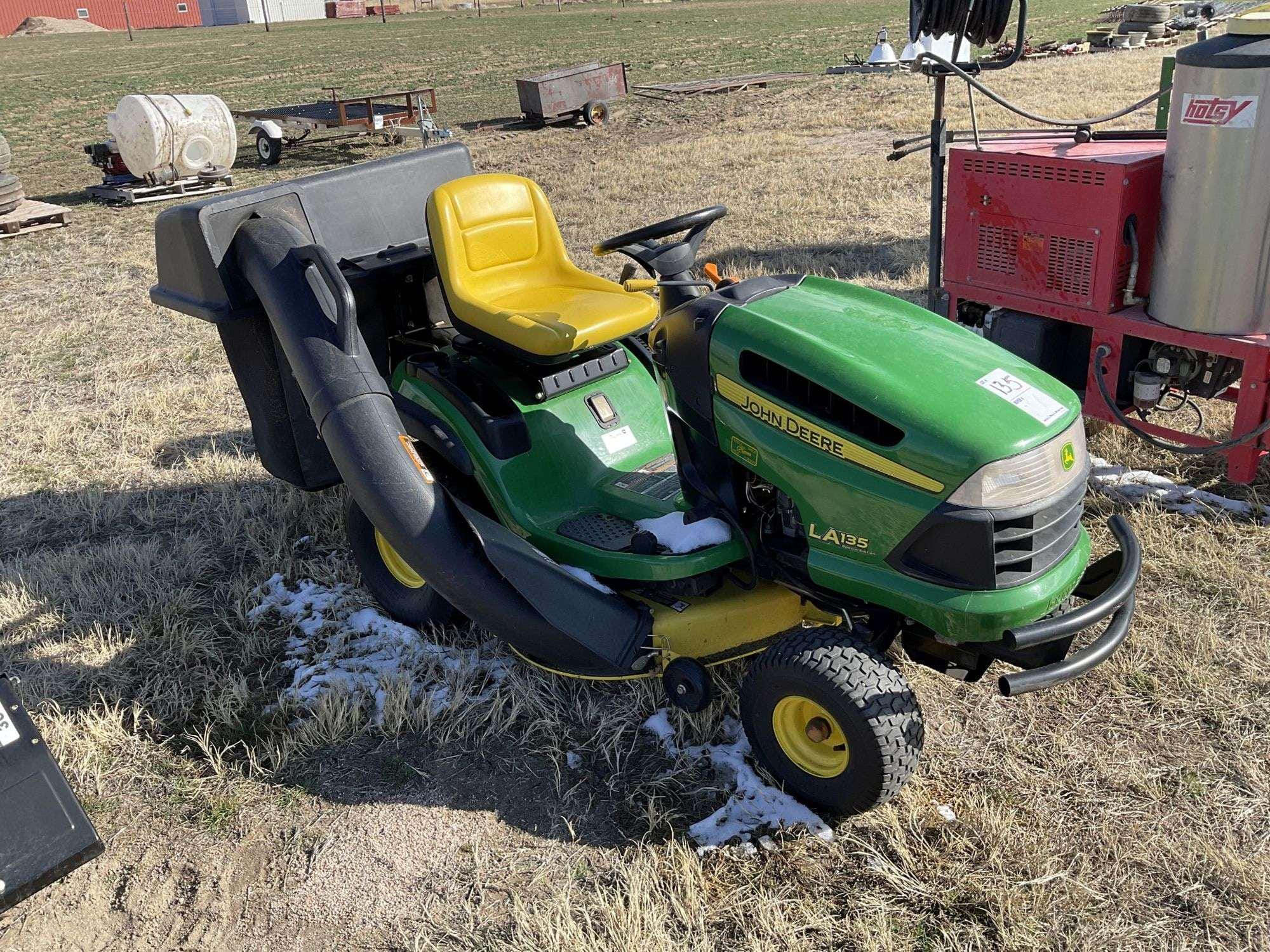 Main image John Deere LA135