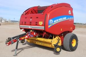 2015 New Holland RB560 Image