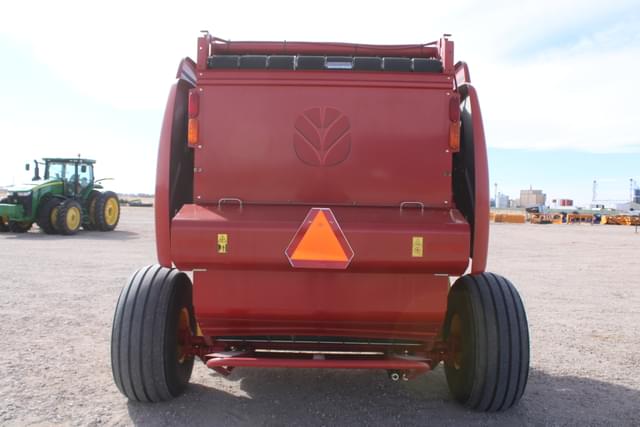 Image of New Holland RB560 equipment image 4