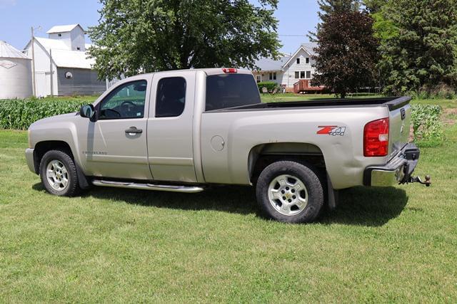 Image of Chevrolet 1500 equipment image 2