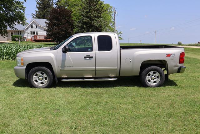Image of Chevrolet 1500 equipment image 1