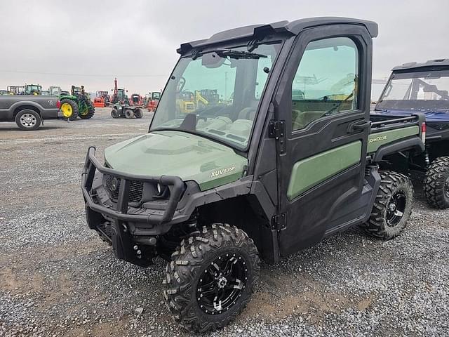 Image of John Deere XUV 835R equipment image 1