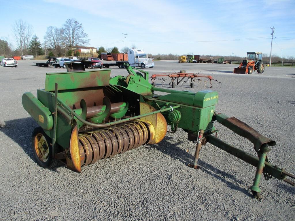 Main image John Deere 24T
