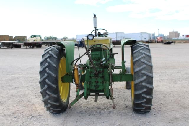 Image of John Deere 2010 equipment image 3