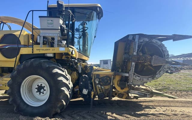 Image of New Holland FX60 equipment image 2