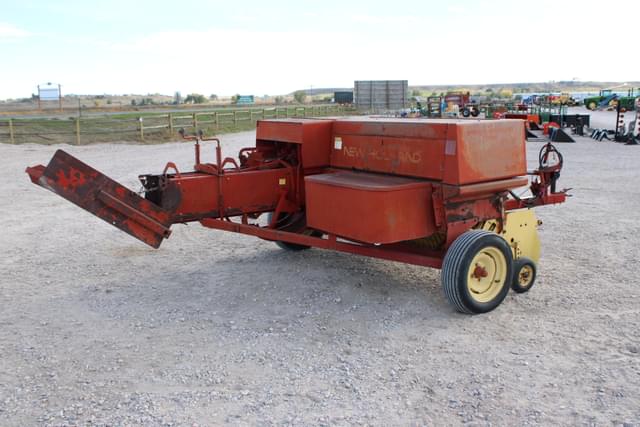 Image of New Holland Hayliner 315 equipment image 3