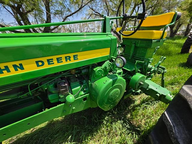 Image of John Deere 520 equipment image 2