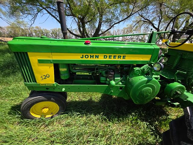 Image of John Deere 520 equipment image 1