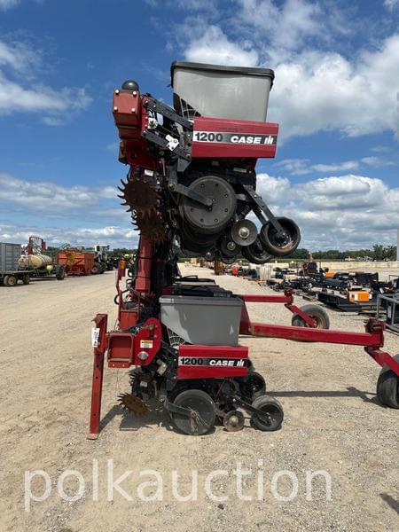 Image of Case IH 1200 equipment image 1
