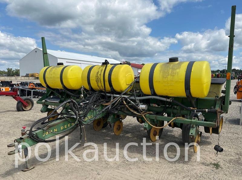 Image of John Deere 7000 Primary image