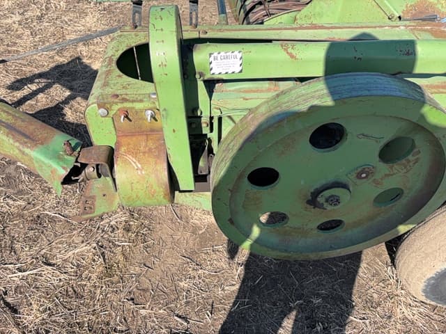 Image of John Deere 14T equipment image 3