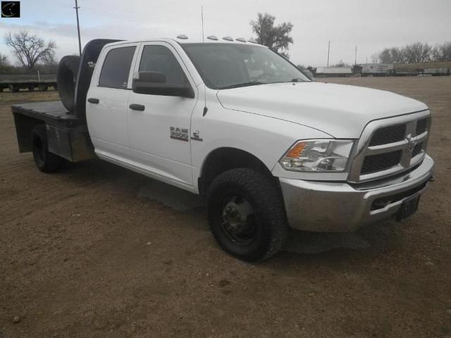 Image of Dodge Ram 3500 equipment image 2