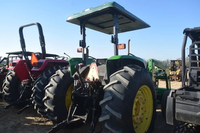 Image of John Deere 5500 equipment image 2