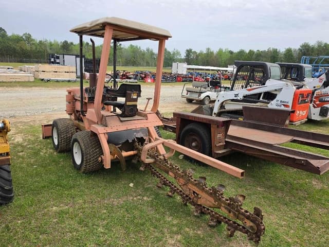 Image of Ditch Witch 2300 equipment image 1