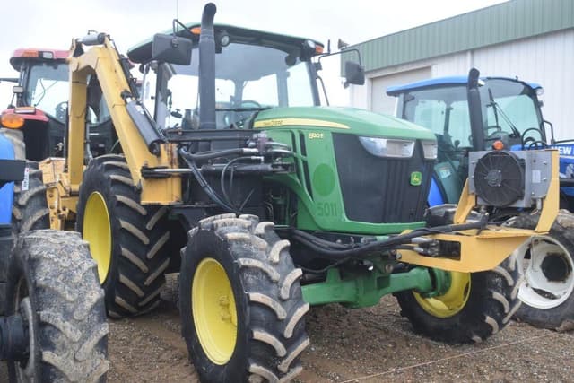 Image of John Deere 6120E equipment image 4