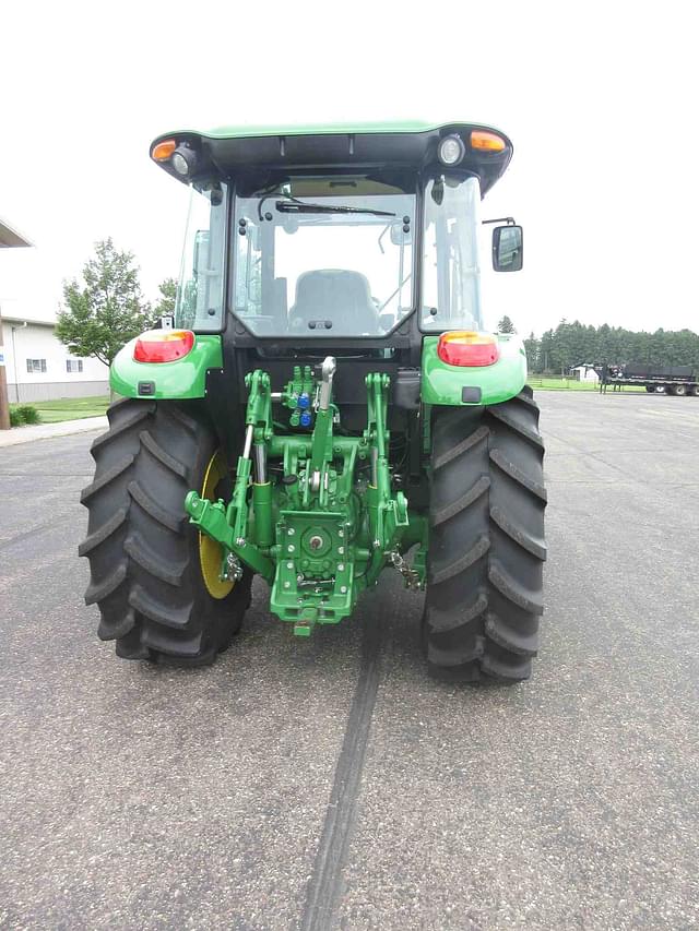 Image of John Deere 5090M equipment image 4