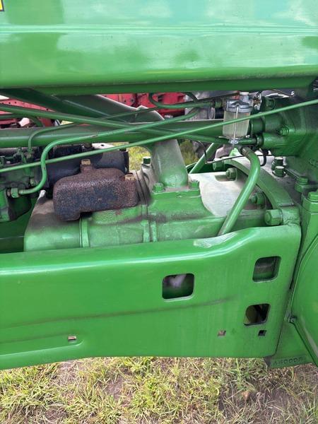 Image of John Deere A equipment image 4
