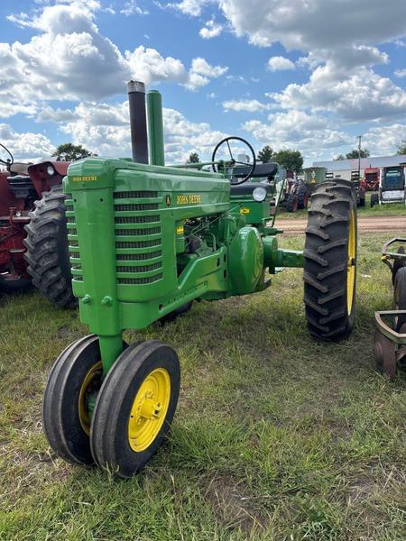 Image of John Deere A equipment image 1